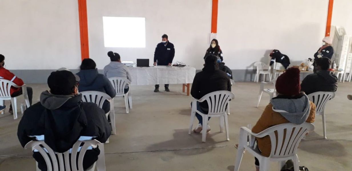 SE DICTÓ UNA CAPACITACIÓN PARA COLABORAR EN LOS PROCESOS DE BÚSQUEDA DE EMPLEO E INSERCIÓN AL MERCADO LABORAL